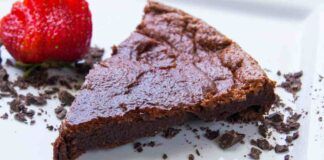 0 farina, per questa torta al cioccolato metto 2 cucchiai di amido e 1 ingrediente che la rende cremosa e fresca, 5 minuti ed è pronta