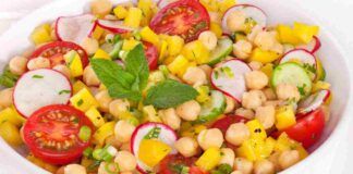 Con un barattolo di ceci e pochi ingredienti che avevo in frigo ho risolto il pranzo a tutta la famiglia in 10 minuti!