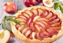 Crostata vegana con le pesche