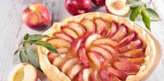 Crostata vegana con le pesche