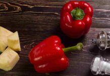 Insalata di peperoni crudi croccanti