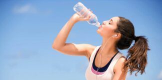 Insaporitori dell'acqua per farci bere di più: sono davvero così utili o solo un illusione? - RicettaSprint