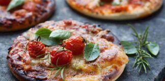Le pizzette di nonna Pina zero impasto e lievitazione pronte in 10 minuti le cucini direttamente in friggitrice ad aria