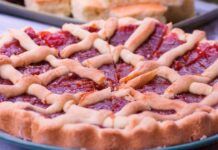 Non è la solita crostata alle fragole aggiungi questo frutto ed esce fuori un capolavoro, il profumo invade il palazzo