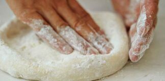 Pane senza lievitazione e cotto senza forno, così ho salvato la cena questa sera - RicettaSprint