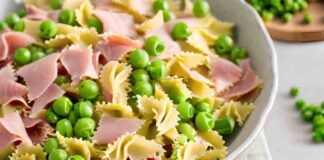 Niente di meglio della pasta condita con prosciutto e piselli, questa sera mi sono buttata sul sicuro - RicettaSprint