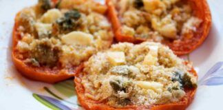 Pomodori ripieni al tonno, la cena speciale saporita e veloce da fare tutta in padella con alcuni trucchetti!