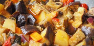 Prendi 3 melanzane 2 patate e 1 carota metti in padella e servi una cena irresistibile a prova di scarpetta