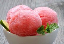 Questo sorbetto all'anguria lo faccio senza zucchero, pronto in meno di 10 minuti è semplicemente fantastico! - RicettaSprint
