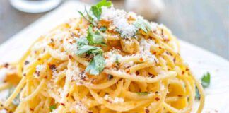 Spaghetti sciuè sciuè alla nonna Pina lei aggiunge anche il formaggio grattugiato e devo dire che sono il TOP
