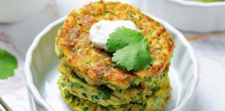 Frittelle leggerissime di zucchine, ci metto ricotta e mozzarella ed ecco la magia: una cena gustosa ma leggera che sconvolge persino me