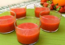 Gelo di fragole, sai di cosa parlo? Un piacevole dessert dalla consistenza di un budino che si fa con solo 3 ingredienti