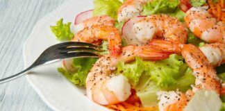 Non per vantarmi ma quest'insalata di gamberetti è la fine del mondo, la salsa che cambia tutto e il bis me lo chiedono al primo assaggio