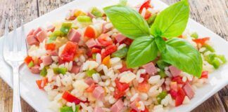 L'insalata di riso che piace a me, non è ricca e pasticciata servono pochi ingredienti freschi per un piatto d'eccellenza
