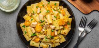 Mi sono immaginata in un ristorante sul mare preparando questi rigatoni alla pescatrice, lo diceva il mio amico chef così sono più buoni!