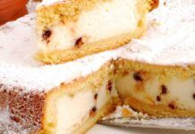 La sbriciolata in estate la mangio solo fredda, il ripieno? Ricotta ed una valanga di gocce di cioccolato