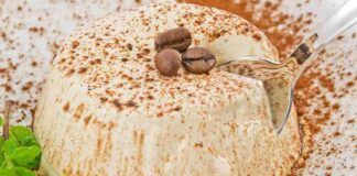 La cena perfetta la concludi sempre col dessert giusto e col mio semifreddo al caffè mi garantisco il successo stando 10 minuti in cucina