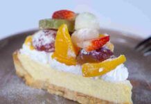 Preparo una torta alla frutta spettacolare e non accendo mai il forno: se vuoi sapere come faccio, ti svelo il segreto torta alla frutta spettacolare