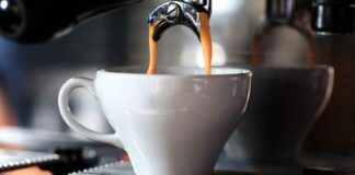 Durante la colazione non fare questa cosa con il caffè, può costarti davvero cara - RicettaSprint