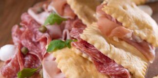 Stappa le bollicine per il tuo aperitivo, ho preparato dei finti ravioli fritti pazzeschi: uno snack salato e sfizioso che si fa al volo!
