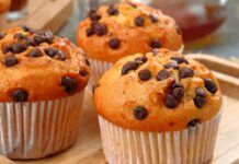 Muffin con gocce di cioccolato in friggitrice ad aria leggeri come nuvola solo 80 Kcal li faccio ogni 2 giorni Muffin con gocce di cioccolato in friggitrice ad aira leggeri come nuvola solo 80 Kcal li faccio ogni 2 giorni
