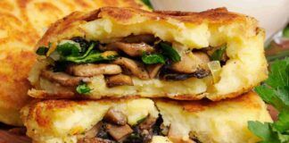 Pizzette di patate ripiene di funghi e provola una ricetta strepitosa da far venire l'acquolina in bocca a tutti