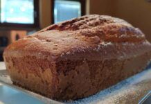 Torta alla mandorla super morbida a colazione, questa la faccio in 10 minuti Torta alla mandorla super morbida a colazione, questa la faccio in 10 minuti - RicettaSprint