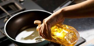 Rimuovere le tracce di olio dalle padelle, con questo trucchetto veloce tornano come nuove - RicettaSprint