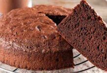 Questa torta non mi stanca mai, ricetta classica e veloce, ma con il cioccolato diventa sublime - RicettaSprint
