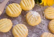 Il miglior modo per fare colazione è prepararsi i biscotti di ricotta, inzuppati nel latte sono irresistibili