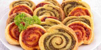 Sfiziose, semplici e sprint come me: queste girelle salate le ho fatte in 5 minuti con un trito di sapori pazzesco, i miei amici sono impazziti!