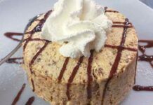Ho messo la crema di nocciole in questo semifreddo e ho realizzato il dessert che fa sognare tutti!