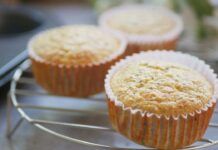 Ho trasformato il panettone di nonna in una ricetta senza forno! Tortini di latte: basta 1 bicchiere e la friggitrice ad aria!
