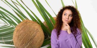 Come aprire un cocco velocemente e senza sporcare nulla, non è impossibile