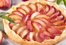 Crostata ricca di frutta per la colazione, la faccio senza farina e a colazione se la litigano tutti, persino la nonna - RicettaSprint