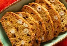 Da quando faccio le fette biscottate con nocciole e uvetta, non compro più nulla per la colazione, buone da inzuppare nel latte Da quando faccio le fette biscottate con nocciole e uvetta, non compro più nulla per la colazione, buone da inzuppare nel latte