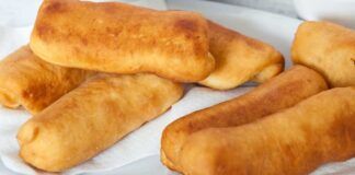 Finte focacce al latte, con un ripieno filante e delizioso, le friggi e diventano croccantissime!