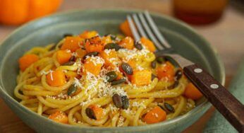Ho condito gli spaghetti con la zucca arrostita, ho aggiunto la pancetta ed è uscito fuori un piatto da 10 e lode