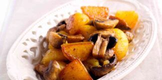 Il contorno autunnale che si abbina con tutto, patate e funghi in padella, ricetta gustosa e rustica