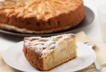 Non faccio la classica torta di mele, mi piace aggiungere questo ingrediente che la rende morbida e soffice da sciogliersi in bocca