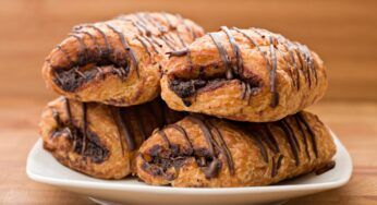 Con solo due ingredienti ho fatto i saccottini di sfoglia al cioccolato, meglio di quelli del forno. Spesa totale 3 euro per 8 saccottini