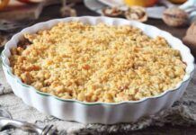 Come scrocchia questa torta sotto i denti: ci credo, ho messo tanta frutta secca e un po’ di cioccolato per accontentare tutti Sbriciolata alla mandorle