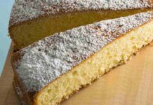 Con questa torta la faccio per tutta la famiglia, ha meno di 250 kcal e ci mantiene in forma Con questa torta la faccio per tutta la famiglia, ha meno di 250 kcal e ci mantiene in forma - RicettaSprint