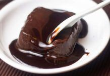 Questo budino cioccolatoso, si fa mangiare come se non ci fosse un domani, senza uova facile e veloce! Finto budino al cioccolato, lo faccio senza uova, ricetta facile e veloce
