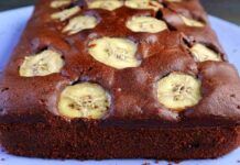 Non si resiste alla mia torta esotica: è il mix perfetto di cocco, banana e cioccolato che ti conquista al primo assaggio!