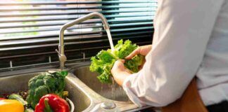 Lavi ancora questi alimenti? Basta, non commettere più questo errore - RicettaSprint
