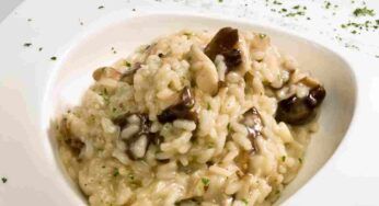 Risottino cremoso al sottobosco, funghi e crema di tartufo con guanciale a pezzettini, stasera la cena spopola