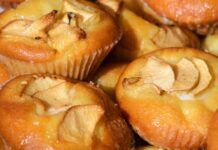 Ti insegno la ricetta delle tortine alle mele veloci e fit, pochissimi ingredienti per una colazione da urlo! Ti insegno la ricetta delle tortine alle mele veloci e fit, pochissimi ingredienti per una colazione da urlo!