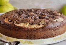 4 pere mollicce e un pó di cacao, roba di 5 minuti per una torta che è più buona di quelle di nonna! 4 pere mollicce e un pó di cacao, roba di 5 minuti per una torta che è più buona di quelle di nonna!