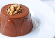 Budino al cioccolato: ricetta furbissima con 3 ingredienti pronto in 8 minuti, perfetto per il dessert improvviso!